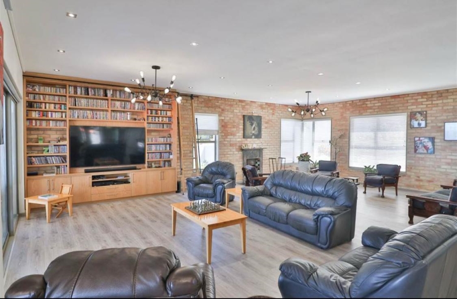 4 Bedroom Property for Sale in Berghof Western Cape